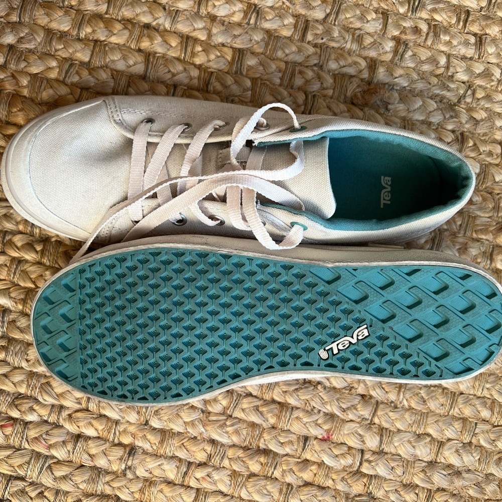 NWOT Teva sneakers